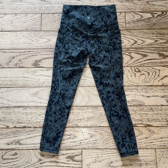Athleta Salutation Stash Pocket II Printed 7/8 Tight Leggings in Petro XS TP - Picture 4 of 9